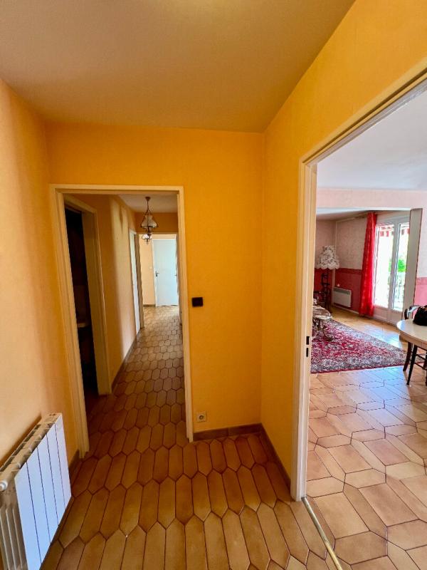 GUILHERAND-GRANGES Appartement Guilherand Granges 5 pièce(s) 93 m2, garage, cave 12