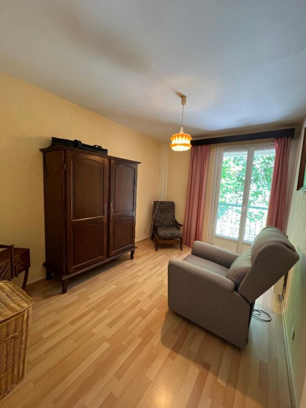 GUILHERAND-GRANGES Appartement Guilherand Granges 5 pièce(s) 93 m2, garage, cave 13