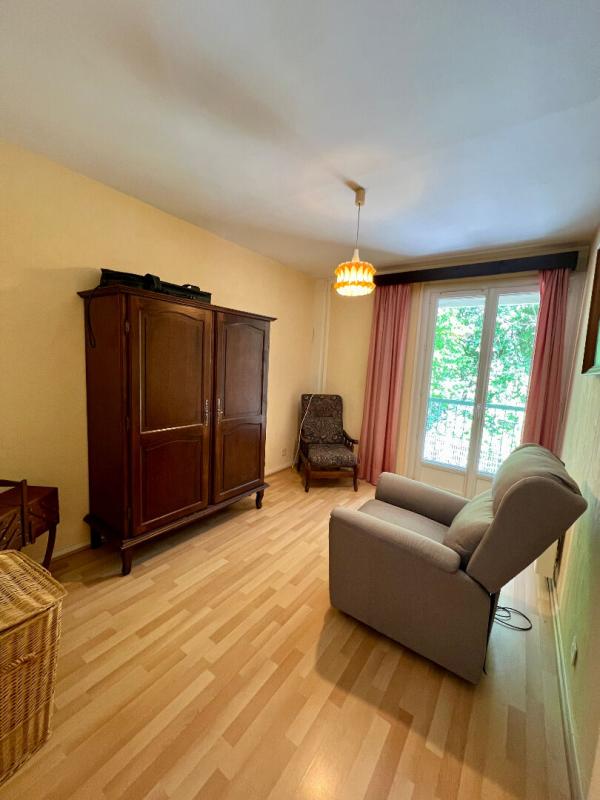 GUILHERAND-GRANGES Appartement Guilherand Granges 5 pièce(s) 93 m2, garage, cave 8