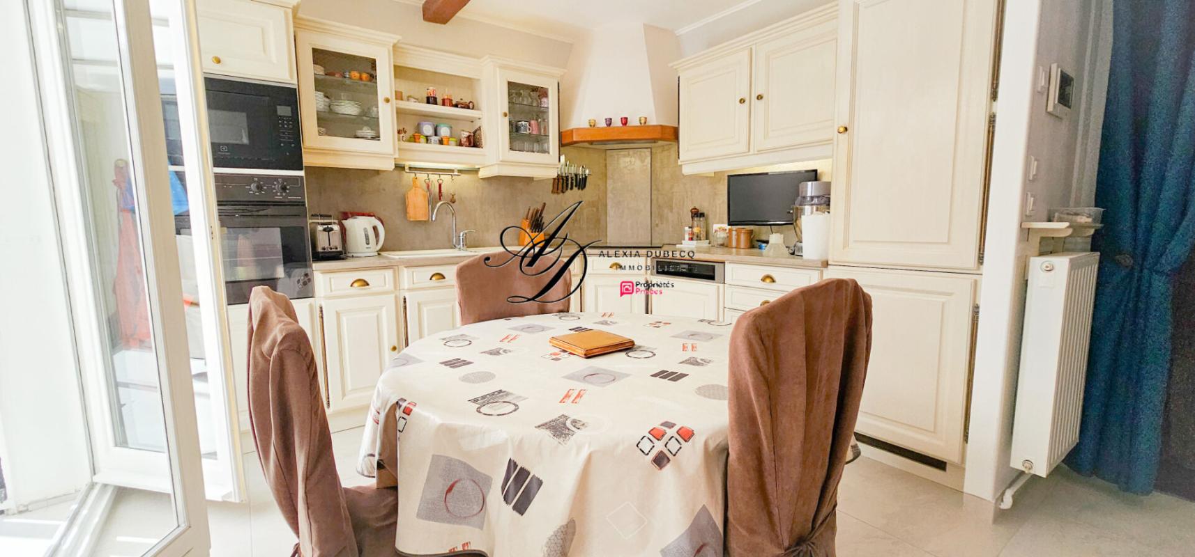 CHAMPS-SUR-MARNE Maison 112 m2 Champs-Sur-Marne proche transports et commodités 3