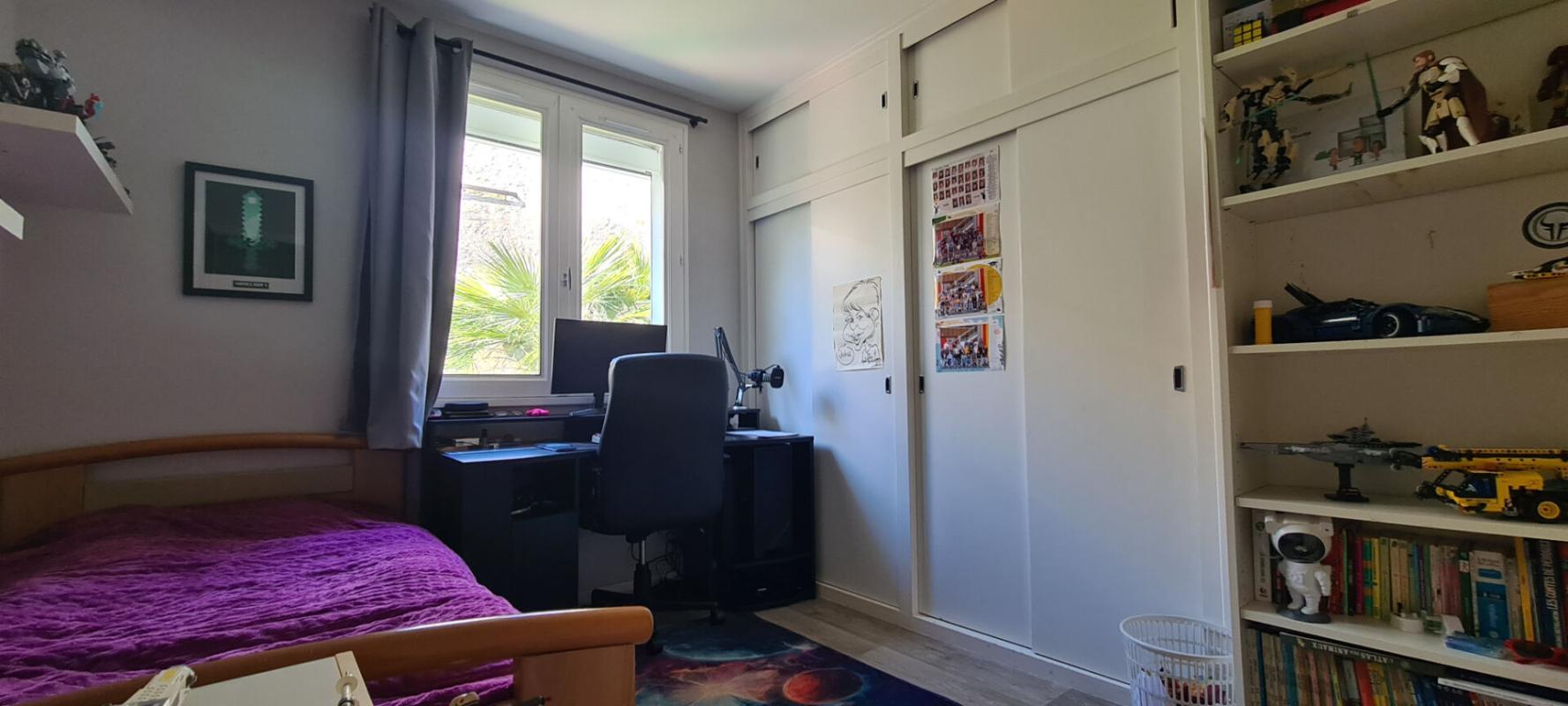 CLISSON Maison Clisson 5 P . 3 Chs . Bureau . 81.29 M² . T 377 M² . Terrasse . Garage 10
