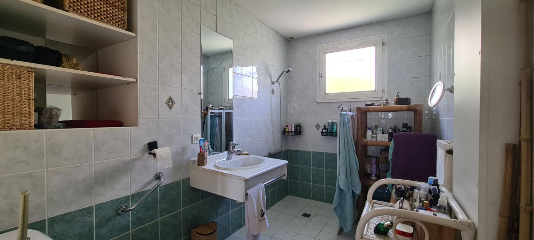 CLISSON Maison Clisson 5 P . 3 Chs . Bureau . 81.29 M² . T 377 M² . Terrasse . Garage 16