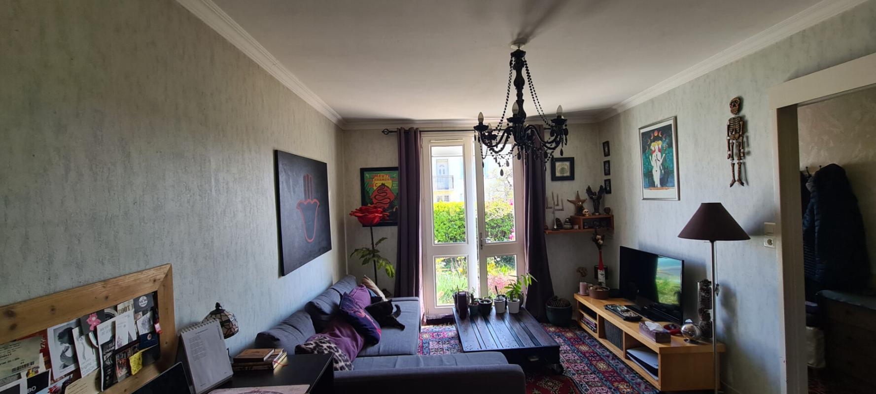 CLISSON Maison Clisson 5 P . 3 Chs . Bureau . 81.29 M² . T 377 M² . Terrasse . Garage 4