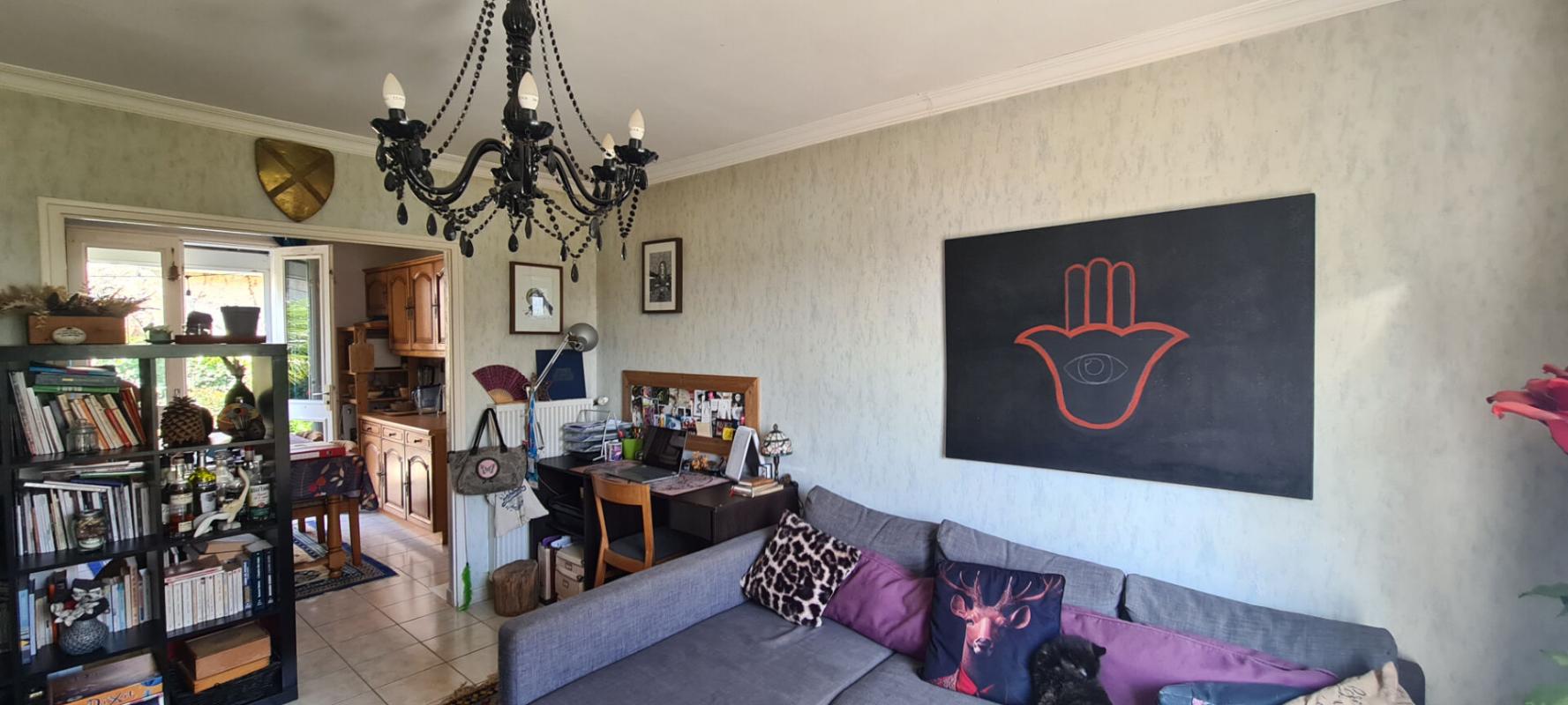 CLISSON Maison Clisson 5 P . 3 Chs . Bureau . 81.29 M² . T 377 M² . Terrasse . Garage 5