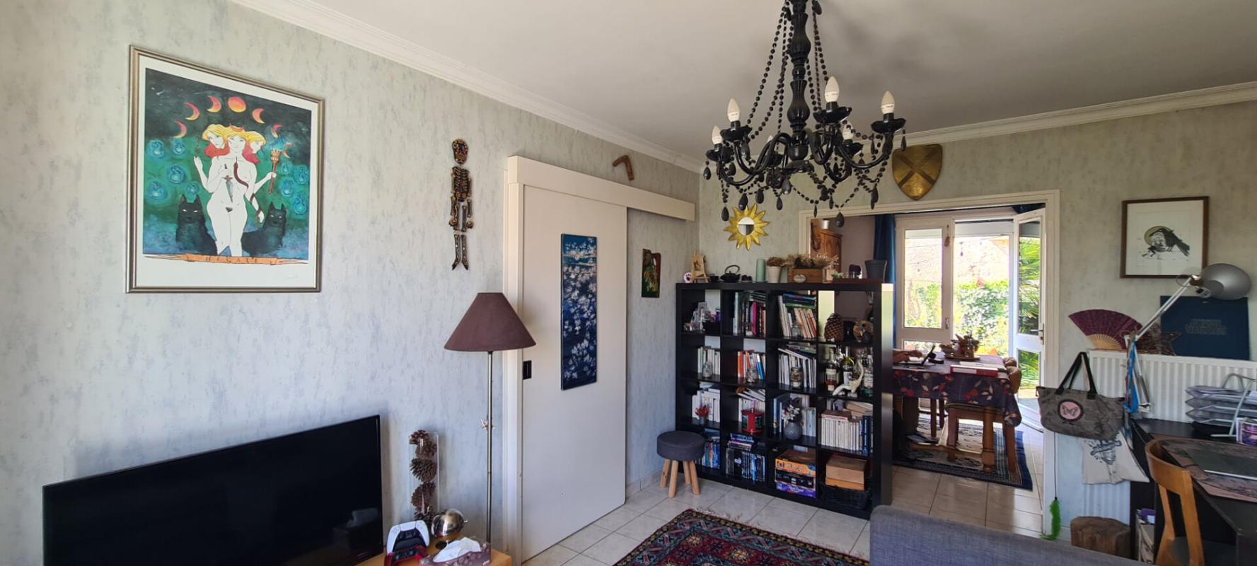 CLISSON Maison Clisson 5 P . 3 Chs . Bureau . 81.29 M² . T 377 M² . Terrasse . Garage 6