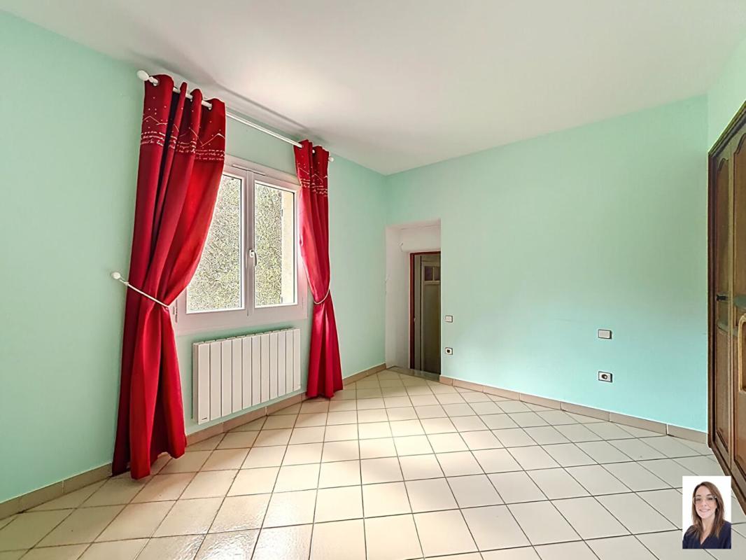 TOURVES Maison  5 pièce(s) 120 m2 4