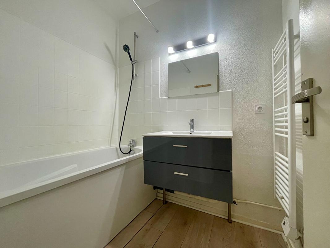 BORDEAUX Appartement Bordeaux 3 pièce(s) 61 m2 + Terrasse env 18 m2 7