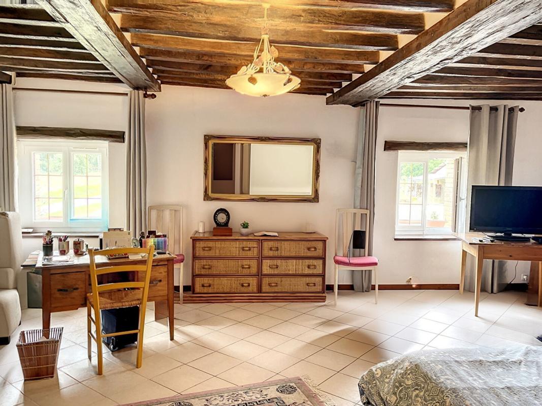 JOIGNY Dixmont- Longère de charme 335 m2 environ de surface habitable/5 chambres possibles/piscine couverte/sauna/annexe indépendante/garage 60 m2 envrion 13