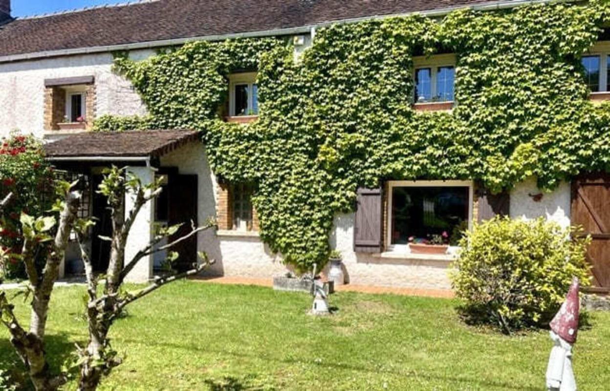 JOIGNY Dixmont- Longère de charme 335 m2 environ de surface habitable/5 chambres possibles/piscine couverte/sauna/annexe indépendante/garage 60 m2 envrion 3