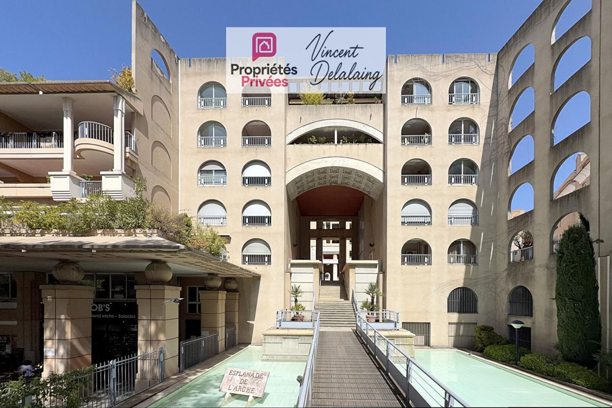 AIX-EN-PROVENCE Grand duplex au centre dans résidence de standing avec parking 1