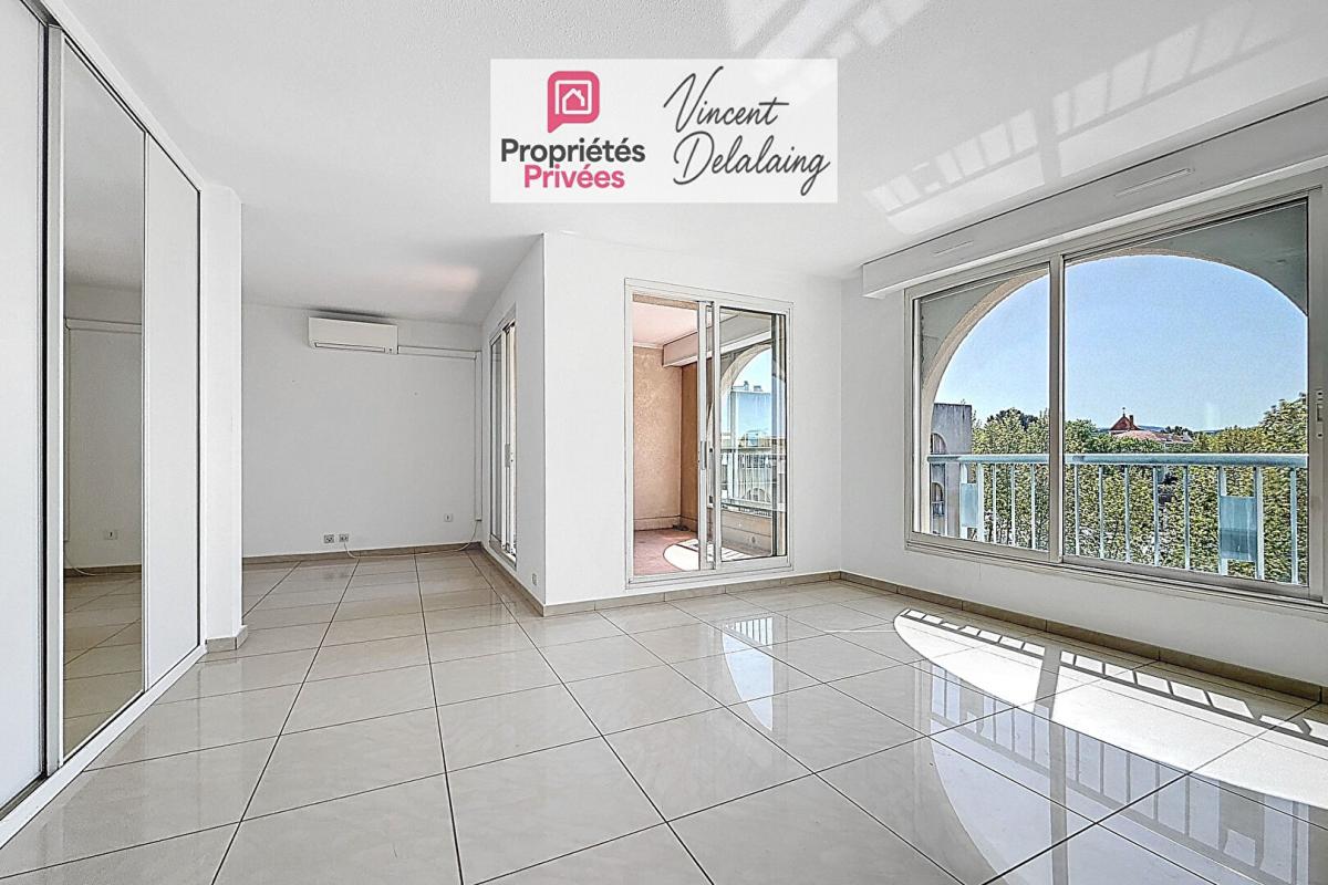 AIX-EN-PROVENCE Grand duplex au centre dans résidence de standing avec parking 5