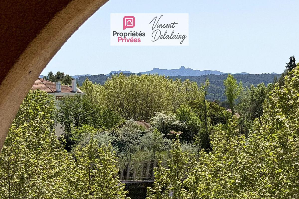 AIX-EN-PROVENCE Grand duplex au centre dans résidence de standing avec parking 6