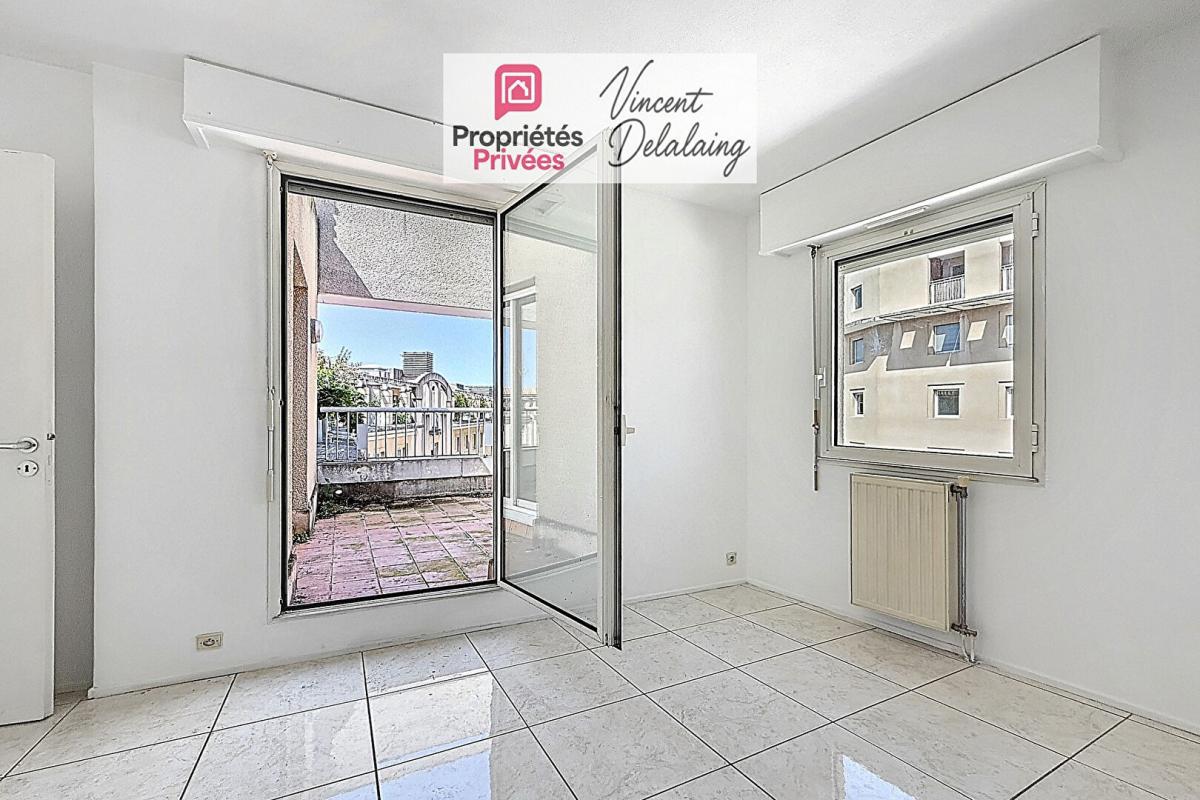 AIX-EN-PROVENCE Grand duplex au centre dans résidence de standing avec parking 8