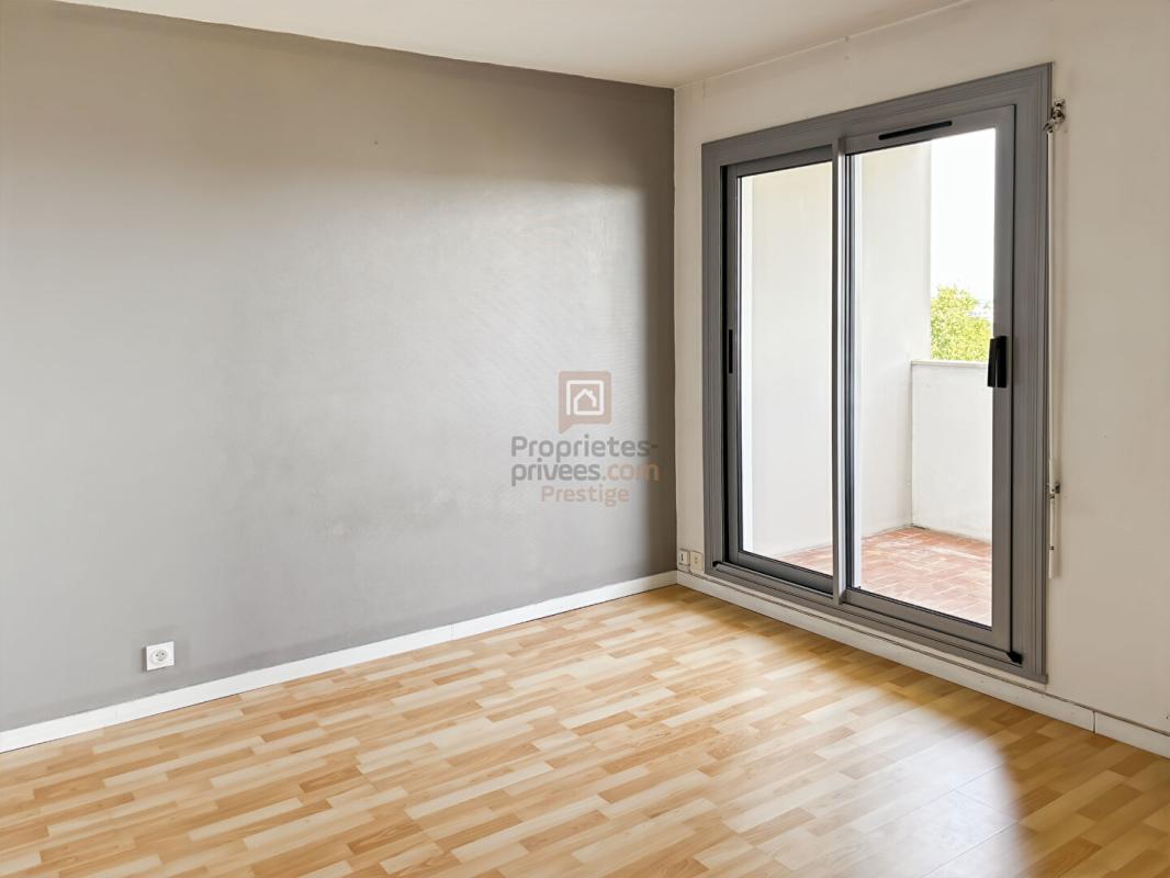 BORDEAUX BORDEAUX  CAUDERAN Appartement de trois pièces avec terrasse, balcon ascenseur cave et parking 5