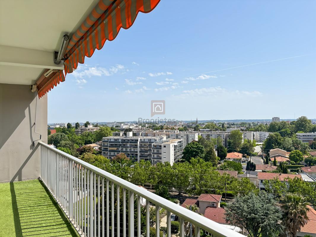 BORDEAUX BORDEAUX  CAUDERAN Appartement de trois pièces avec terrasse, balcon ascenseur cave et parking 8