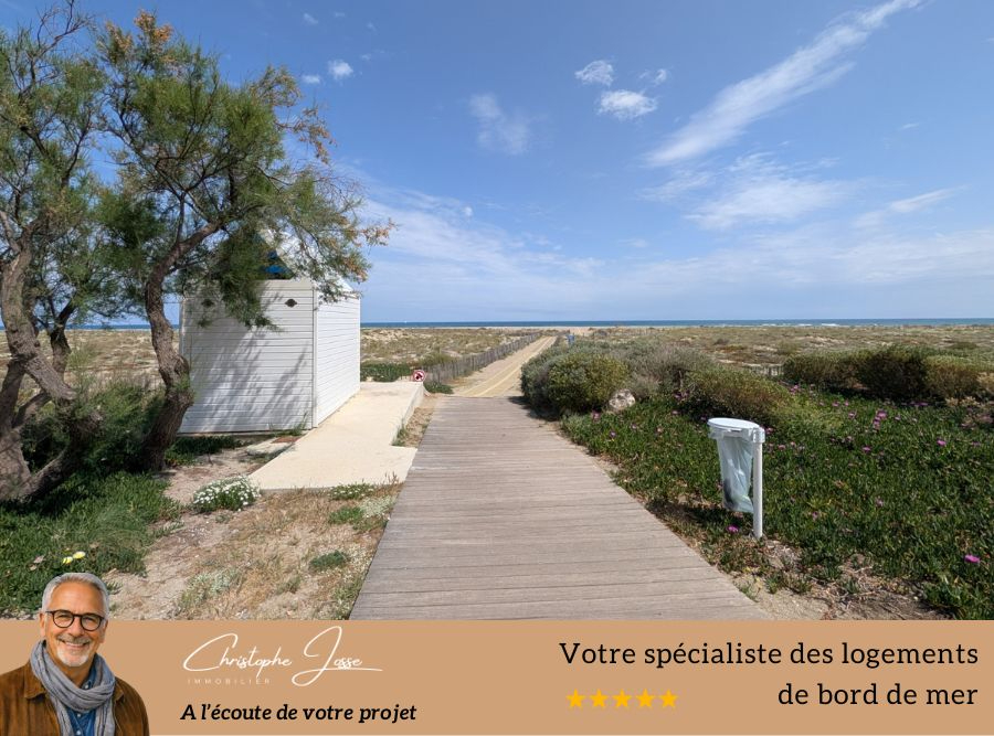 PORT LEUCATE T2 vue mer avec loggia, accès direct plage et parking privé 10