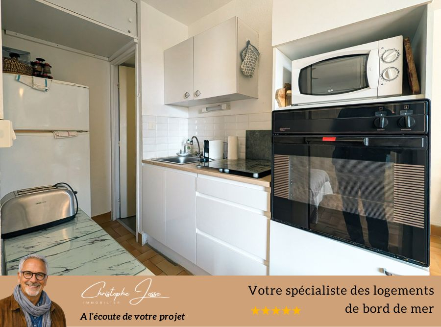 PORT LEUCATE T2 vue mer avec loggia, accès direct plage et parking privé 7