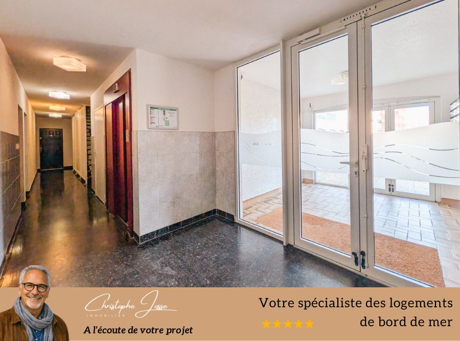 PORT LEUCATE T2 vue mer avec loggia, accès direct plage et parking privé 8