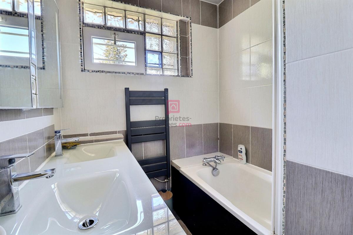 BRETIGNY-SUR-ORGE Maison  118.6 m² - plain pied - Brétigny-sur-Orge  - 5 chambres - Proche  gare 10