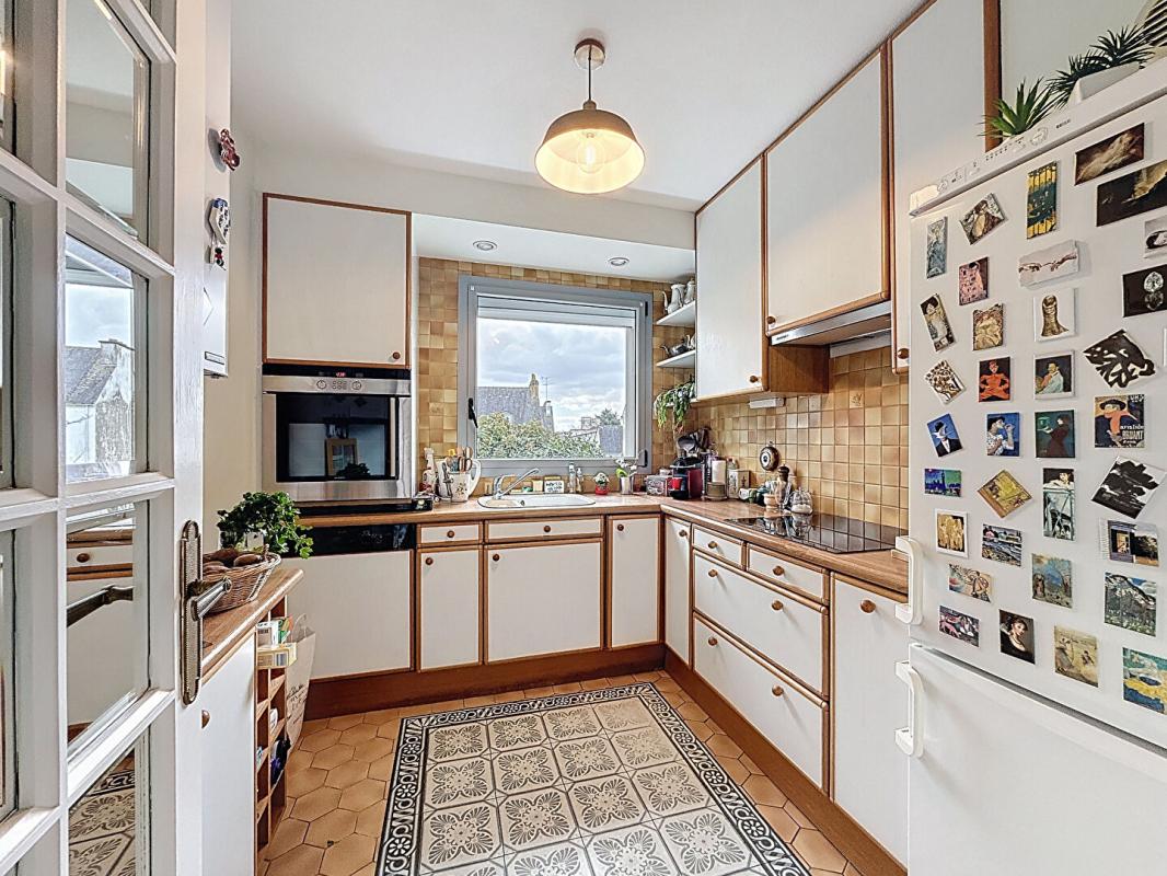 VANNES Appartement T4 de 108 m². Vannes Albert 1er. Grand balcon, 2 parkings, 2 caves. À pied du Port 12