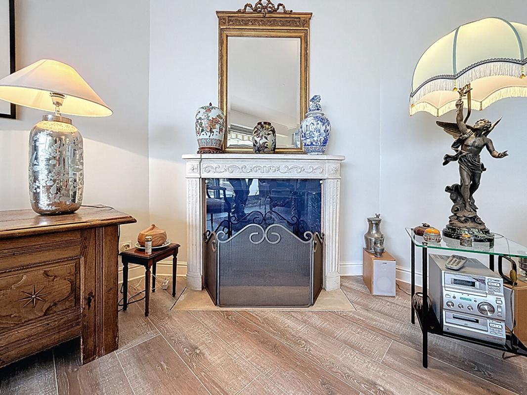 VANNES Appartement T4 de 108 m². Vannes Albert 1er. Grand balcon, 2 parkings, 2 caves. À pied du Port 3