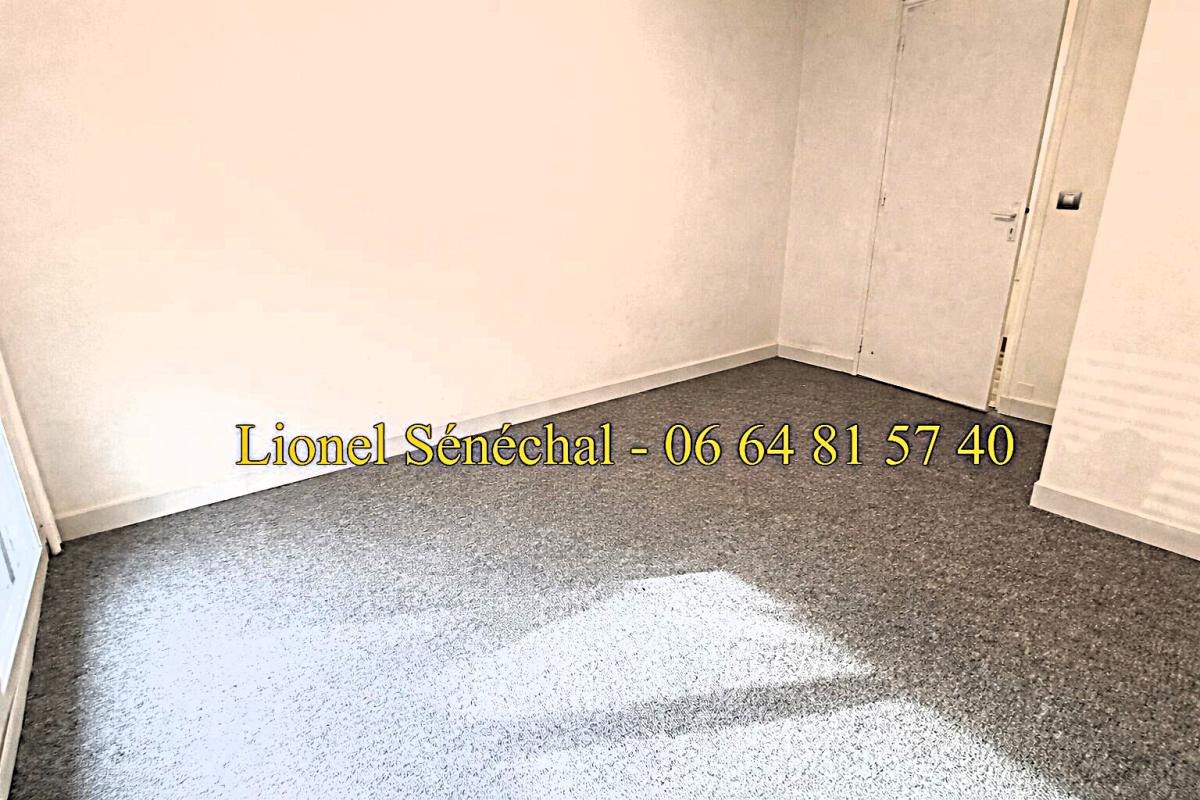 LE MANS Appartement rénové lumineux et peu énergivore de 3 pièces de 66 m2 à LE MANS quartier Hyper centre / République 8