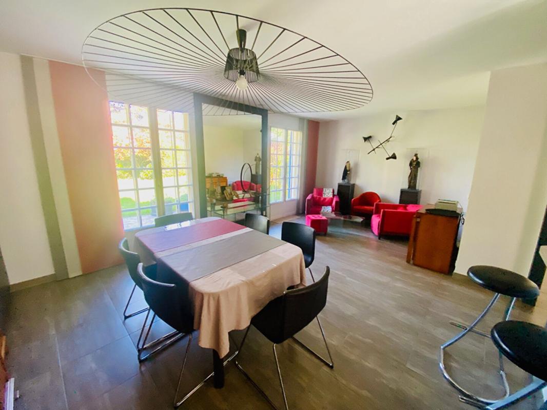 CROISSY-BEAUBOURG Maison Croissy-beaubourg 7 pièce(s) 17