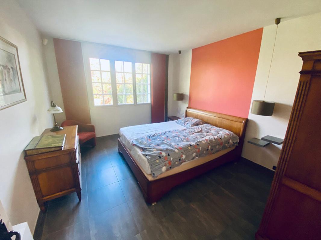 CROISSY-BEAUBOURG Maison Croissy-beaubourg 7 pièce(s) 9