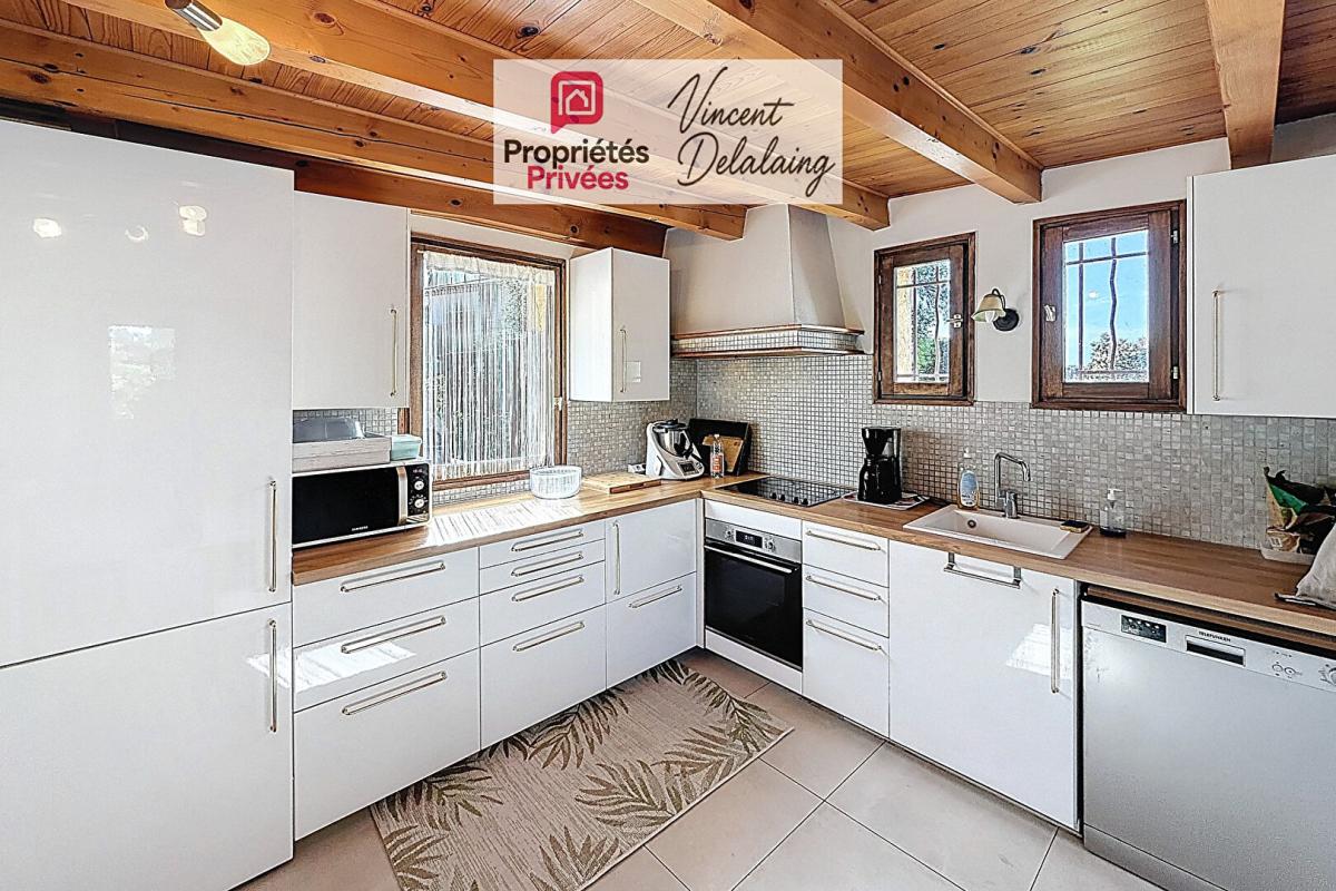 PERTUIS Jolie maison avec piscine et T2 indépendant 10