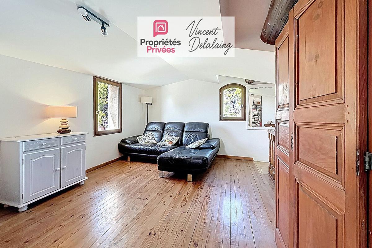 PERTUIS Jolie maison avec piscine et T2 indépendant 11