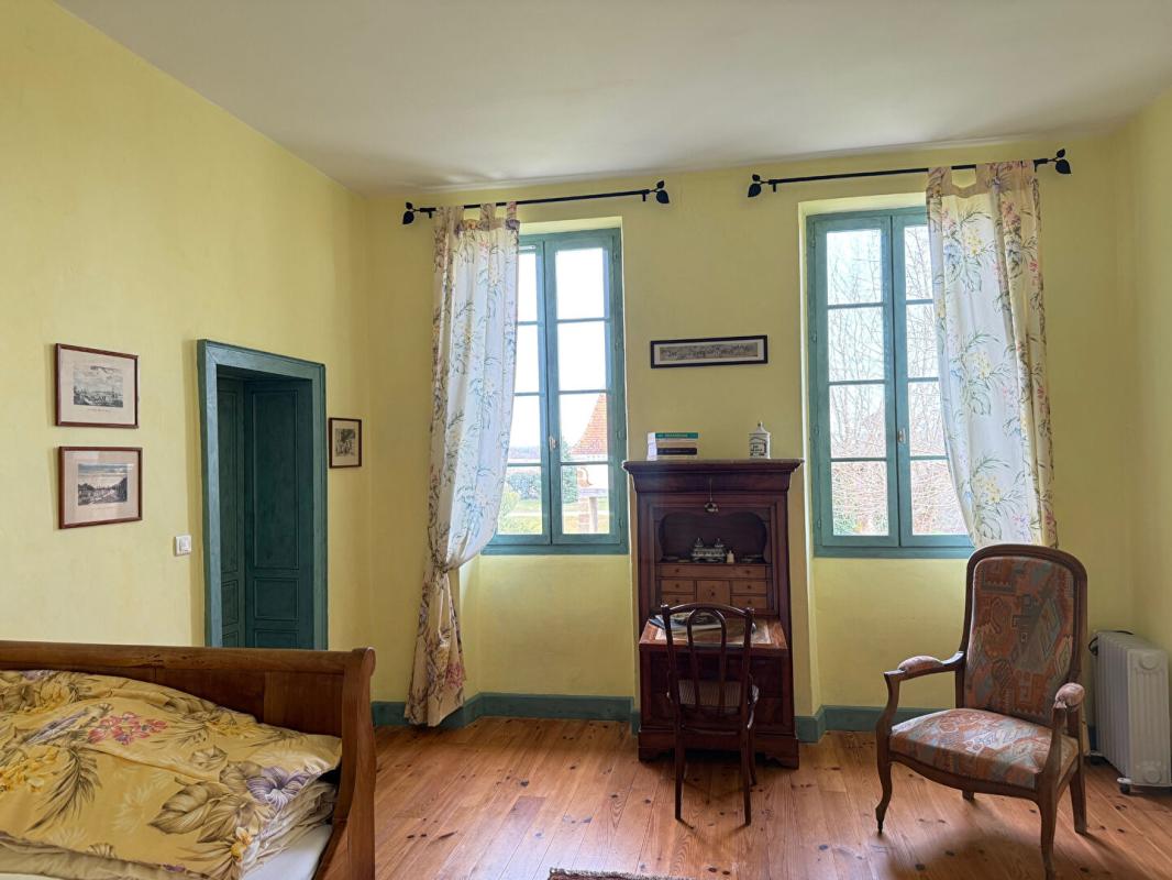 VILLENEUVE-DE-MARSAN Demeure de prestige Villeneuve De Marsan 14 pièce(s) 430 m2 16