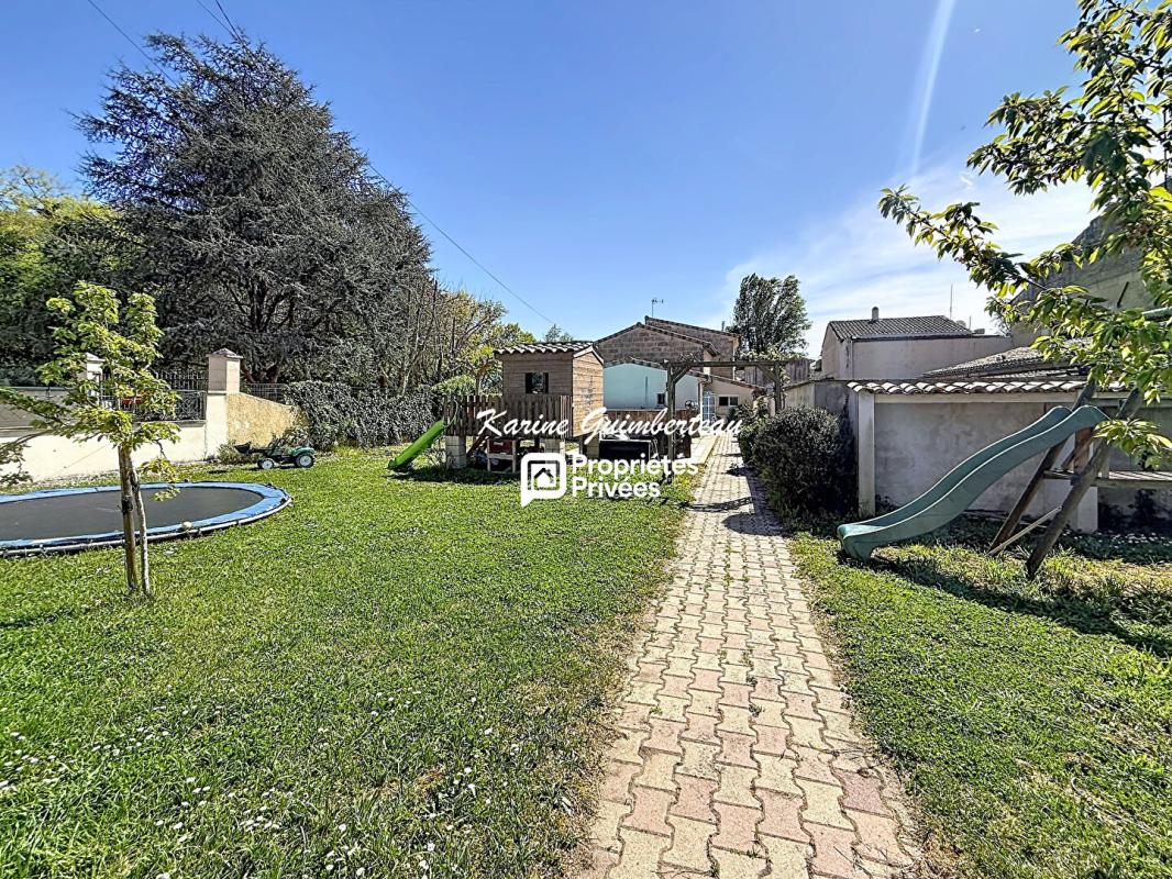 LIBOURNE Maison familiale avec jardin au calme- Proche Condat 11