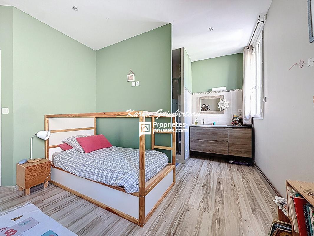 LIBOURNE Maison familiale avec jardin au calme- Proche Condat 15