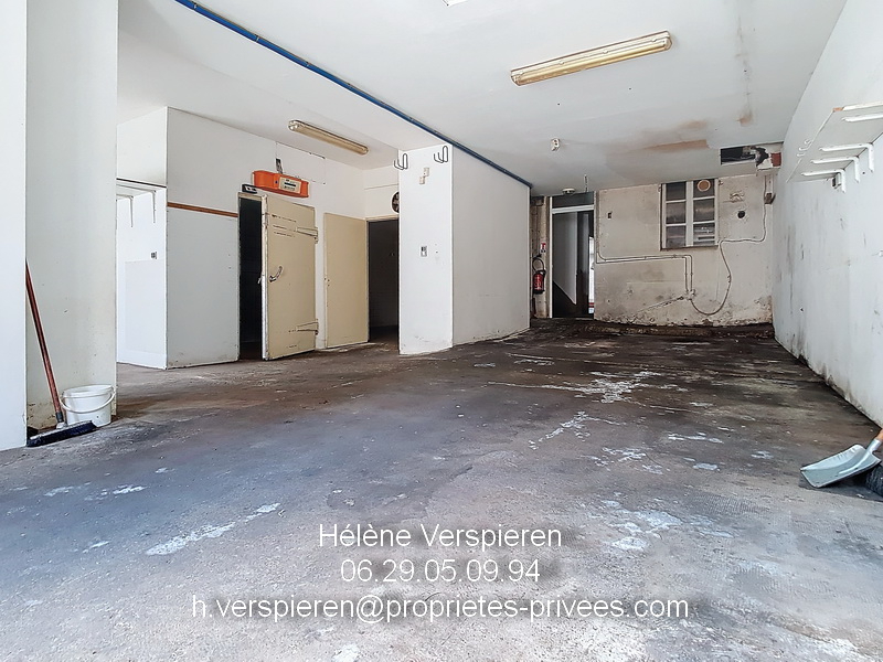 LE BUISSON-DE-CADOUIN Maison  8 pièce(s) 254 m2 avec  dépendance 18