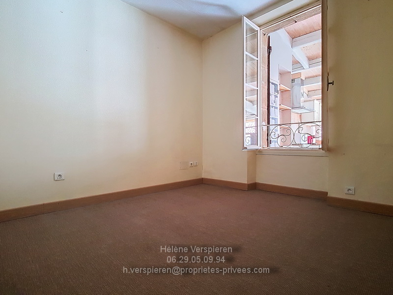 LE BUISSON-DE-CADOUIN Maison  8 pièce(s) 254 m2 avec  dépendance 8