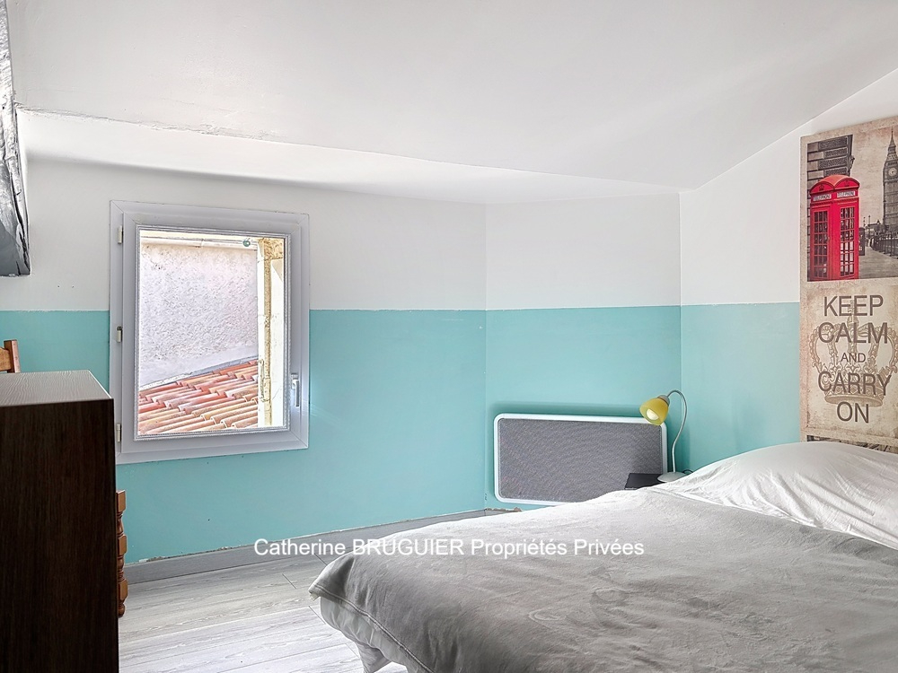 SAINT-JEAN-DE-LIVERSAY Maison en pierre - 210 m² - 5 chambres - Piscine -jardin clos- Coeur de village- Grand garage 17