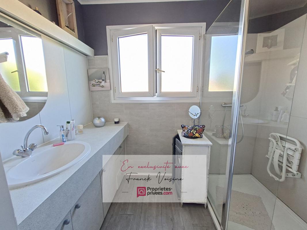 LES HERBIERS A VENDRE en Exclusivité aux Herbiers, maison plain-pied de 91 m2 avec 3 chambres et 1 bureau ou chambre sur une parcelle de 436 m2 5
