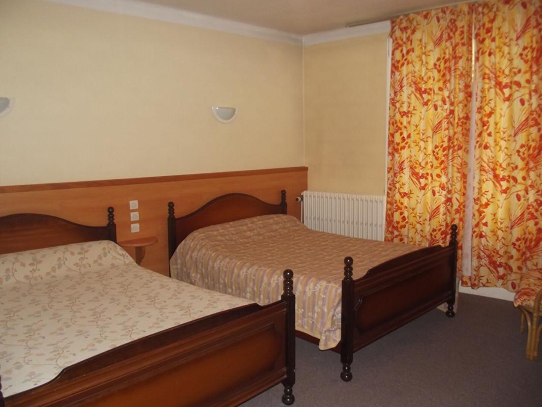 BRIENNE-LE-CHATEAU Bel immeuble rénové 6