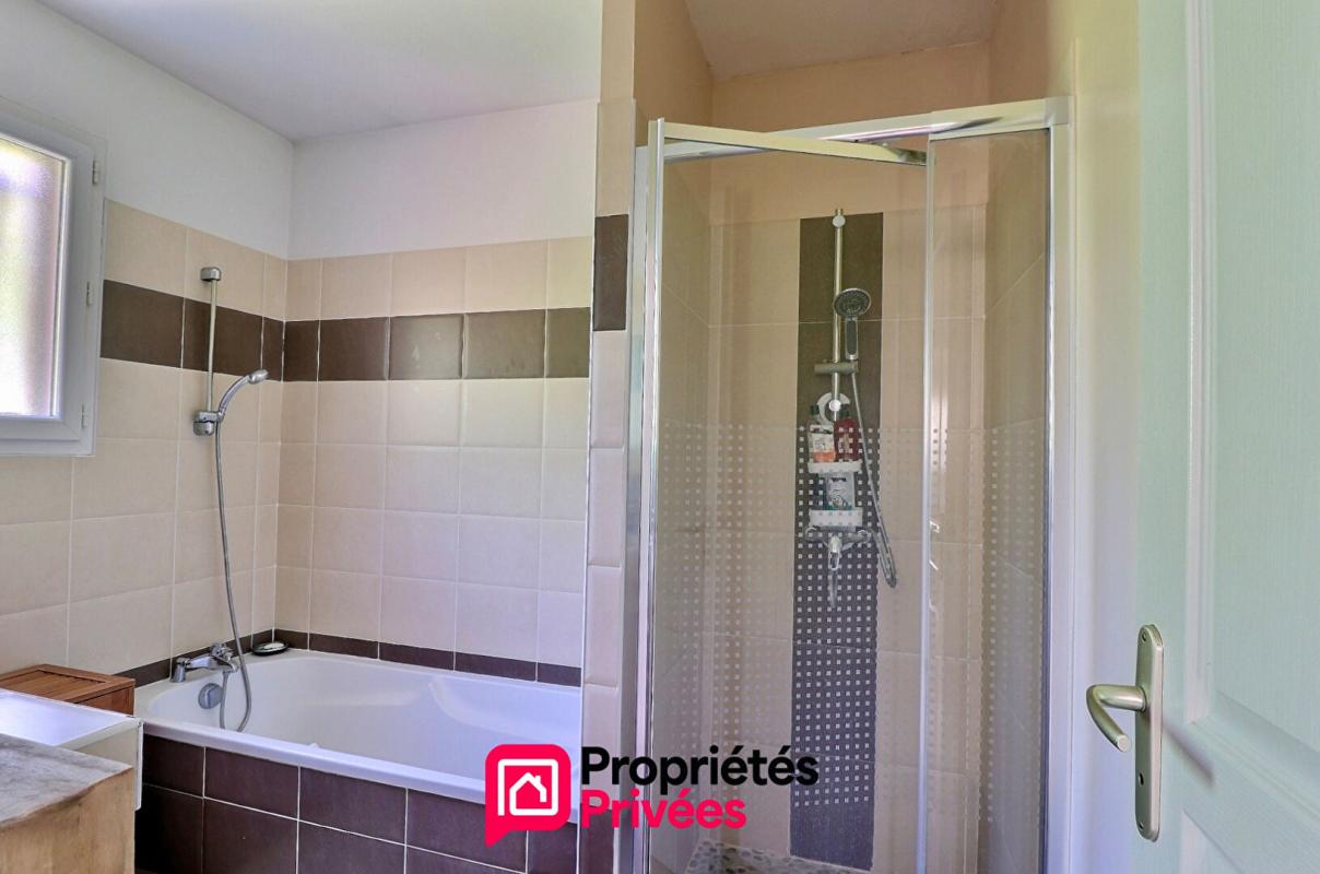 UZES Proche Uzès, maison avec piscine 12