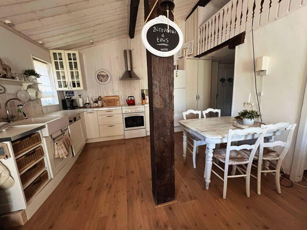 VARAIGNES Maison avec Piscine Varaignes 7 pièce(s) 190 m2 14