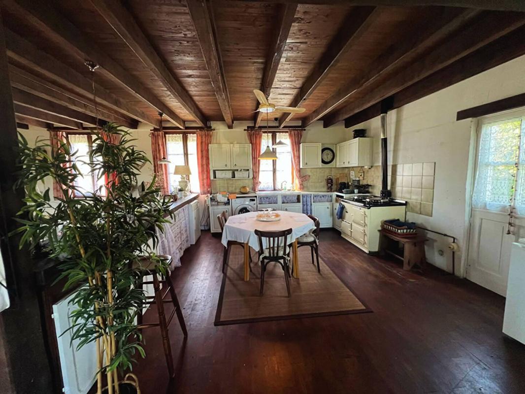 VARAIGNES Maison avec Piscine Varaignes 7 pièce(s) 190 m2 3