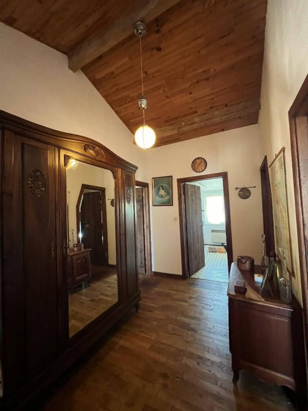 VARAIGNES Maison avec Piscine Varaignes 7 pièce(s) 190 m2 6