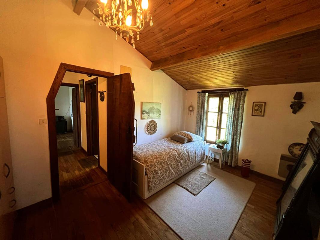 VARAIGNES Maison avec Piscine Varaignes 7 pièce(s) 190 m2 9