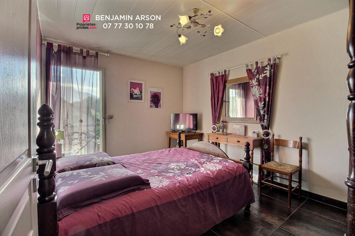 LE BOURGET-DU-LAC Maison Le Bourget Du Lac 8 pièces 177 m2 6