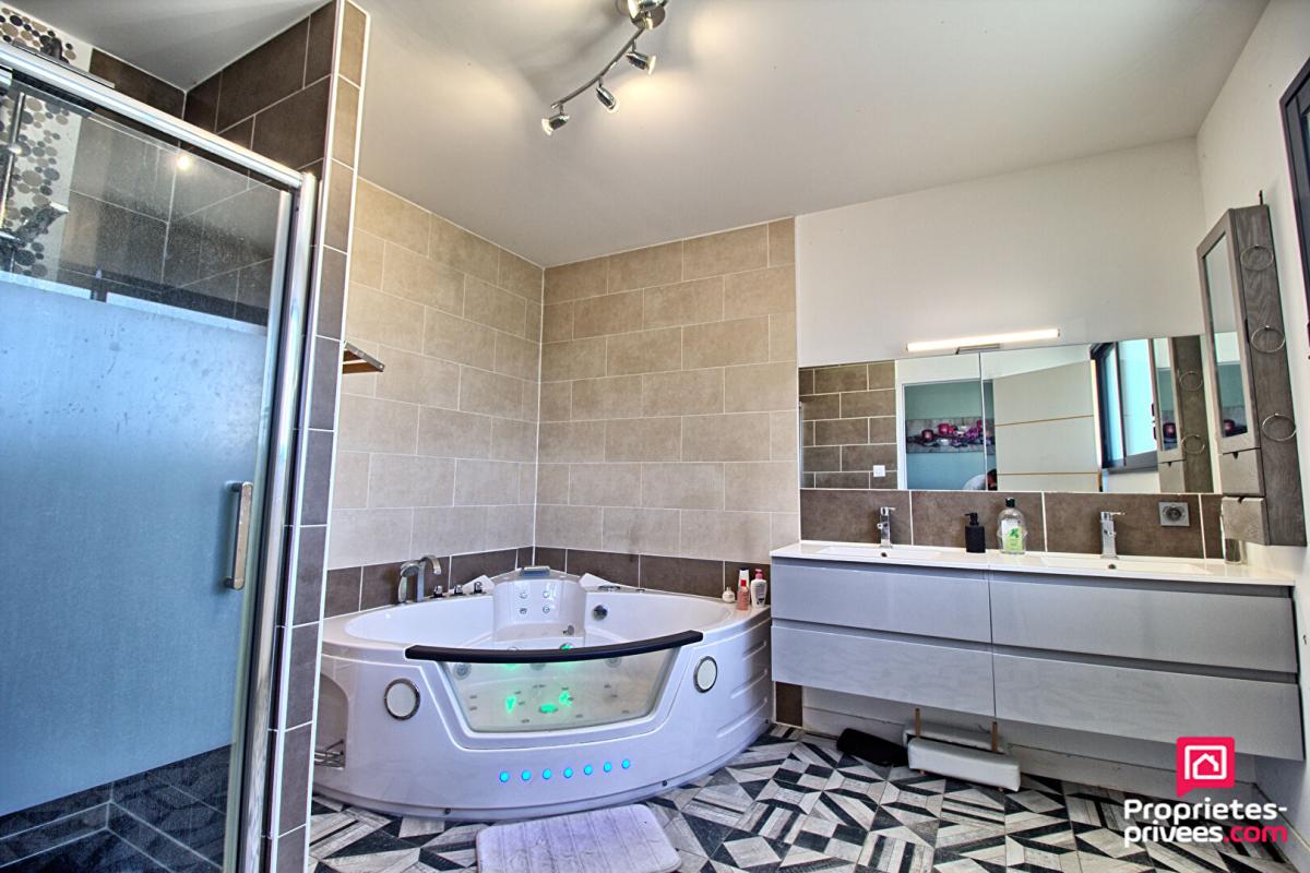 SAINT-BARTHELEMY-D'ANJOU Maison Saint Barthelemy D Anjou 8 pièce(s) 220 m2 11