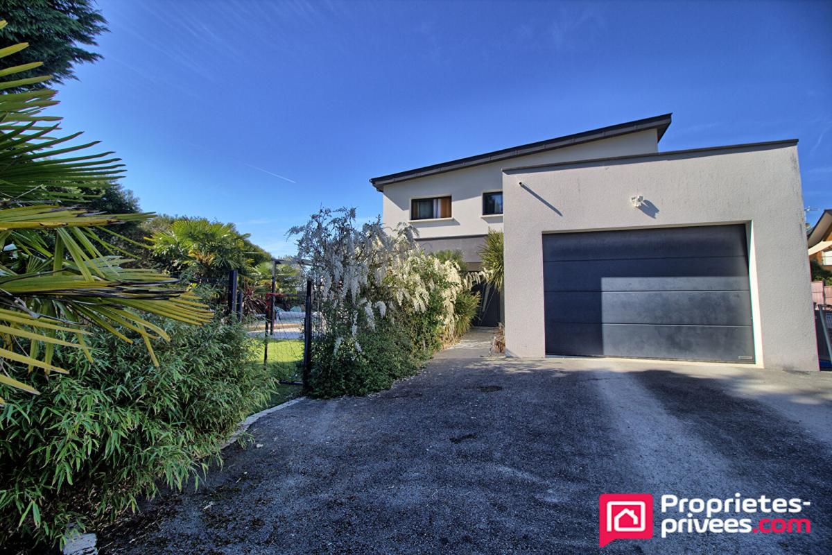 SAINT-BARTHELEMY-D'ANJOU Maison Saint Barthelemy D Anjou 8 pièce(s) 220 m2 5