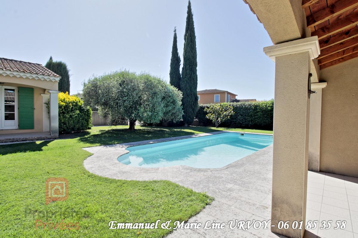 GRAVESON Proche Saint Rémy de Provence - Maison de plain-pied 141m² avec piscine, jardin et garage 11
