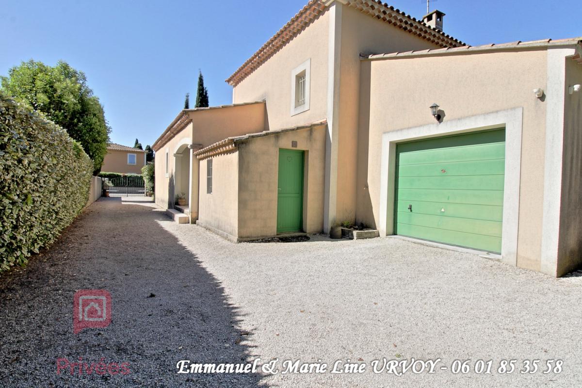 GRAVESON Proche Saint Rémy de Provence - Maison de plain-pied 141m² avec piscine, jardin et garage 13
