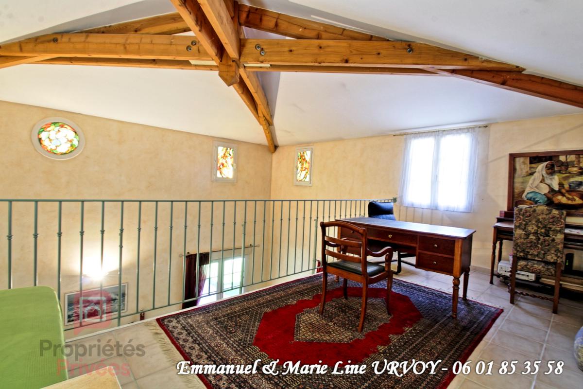 GRAVESON Proche Saint Rémy de Provence - Maison de plain-pied 141m² avec piscine, jardin et garage 6
