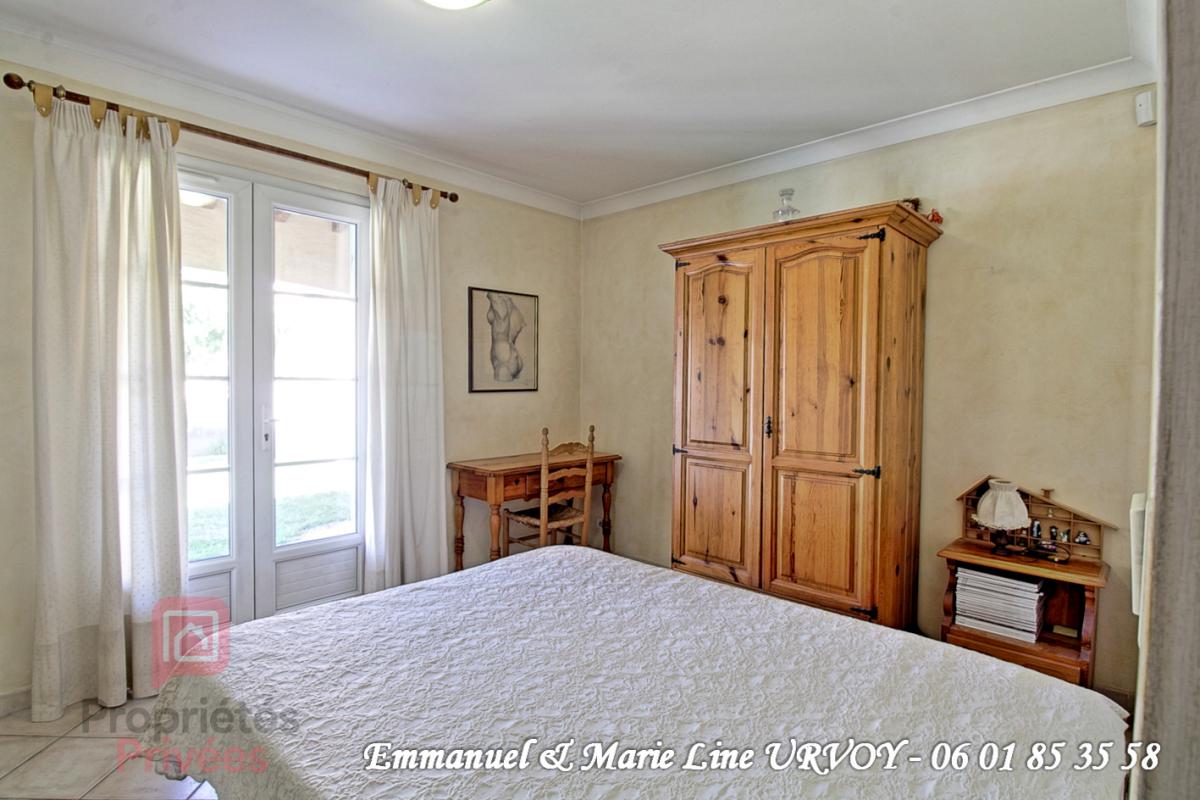 GRAVESON Proche Saint Rémy de Provence - Maison de plain-pied 141m² avec piscine, jardin et garage 7